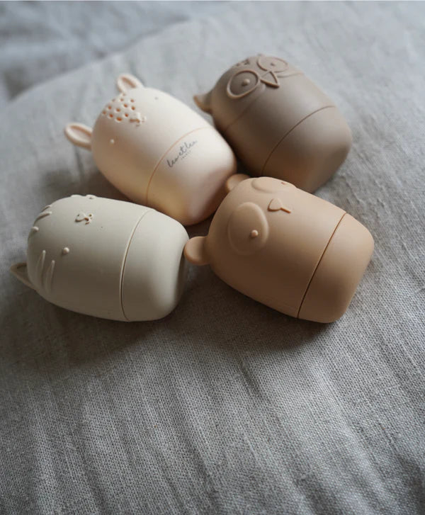 Lot de 4 aspergeurs pour le bain - LEO ET LEA